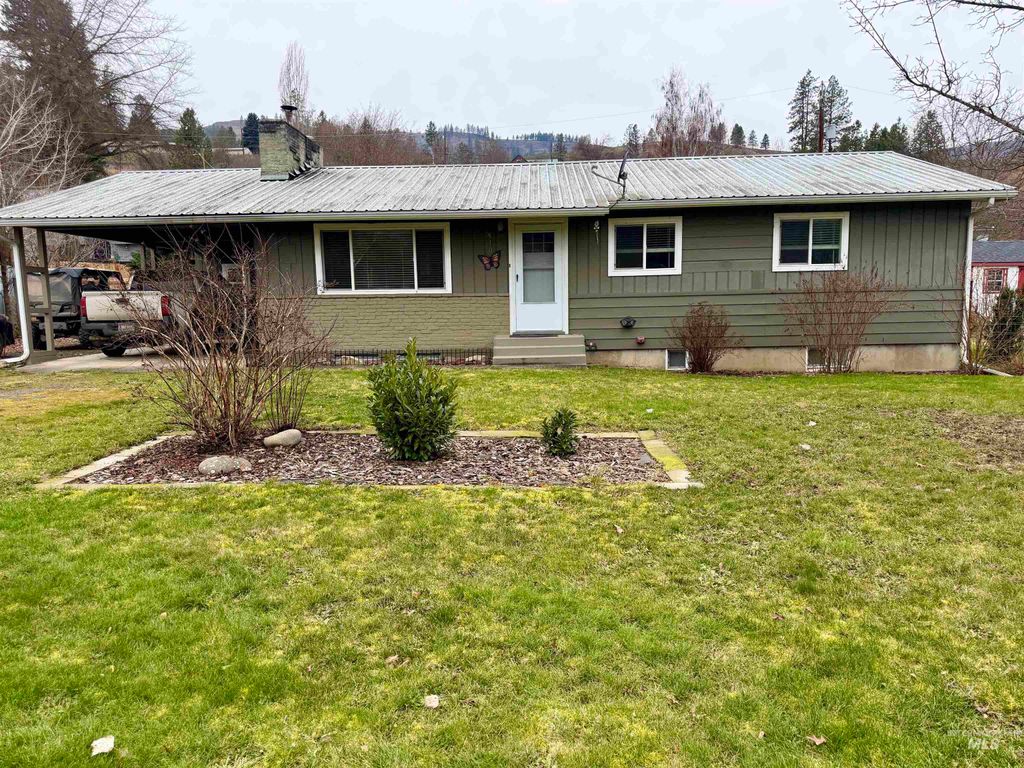 Photo of 510 Peach Street, Kamiah, ID 83536 (MLS # 98973681)