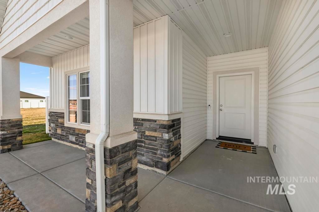 Photo of 1229 Crestview Drive, Twin Falls, ID 83301 (MLS # 98977944)