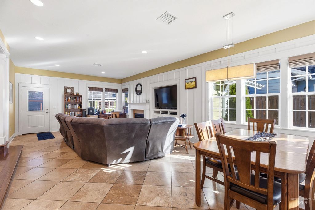 Photo of 1118 Leepike Court, Moscow, ID 83843 (MLS # 98965616)