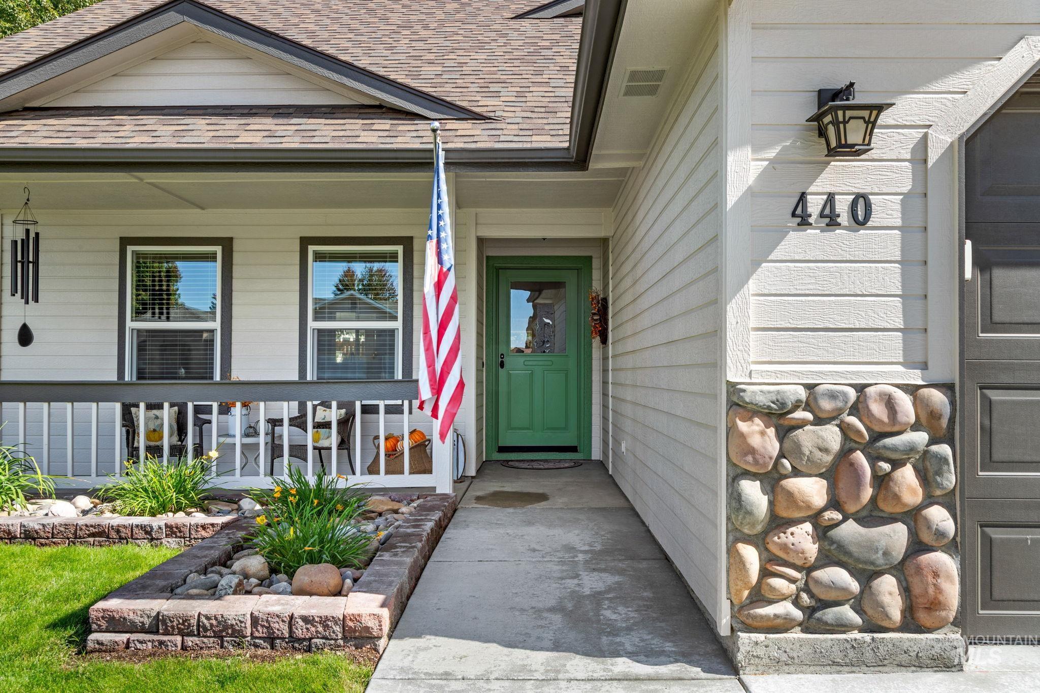440 N Nebula Ave