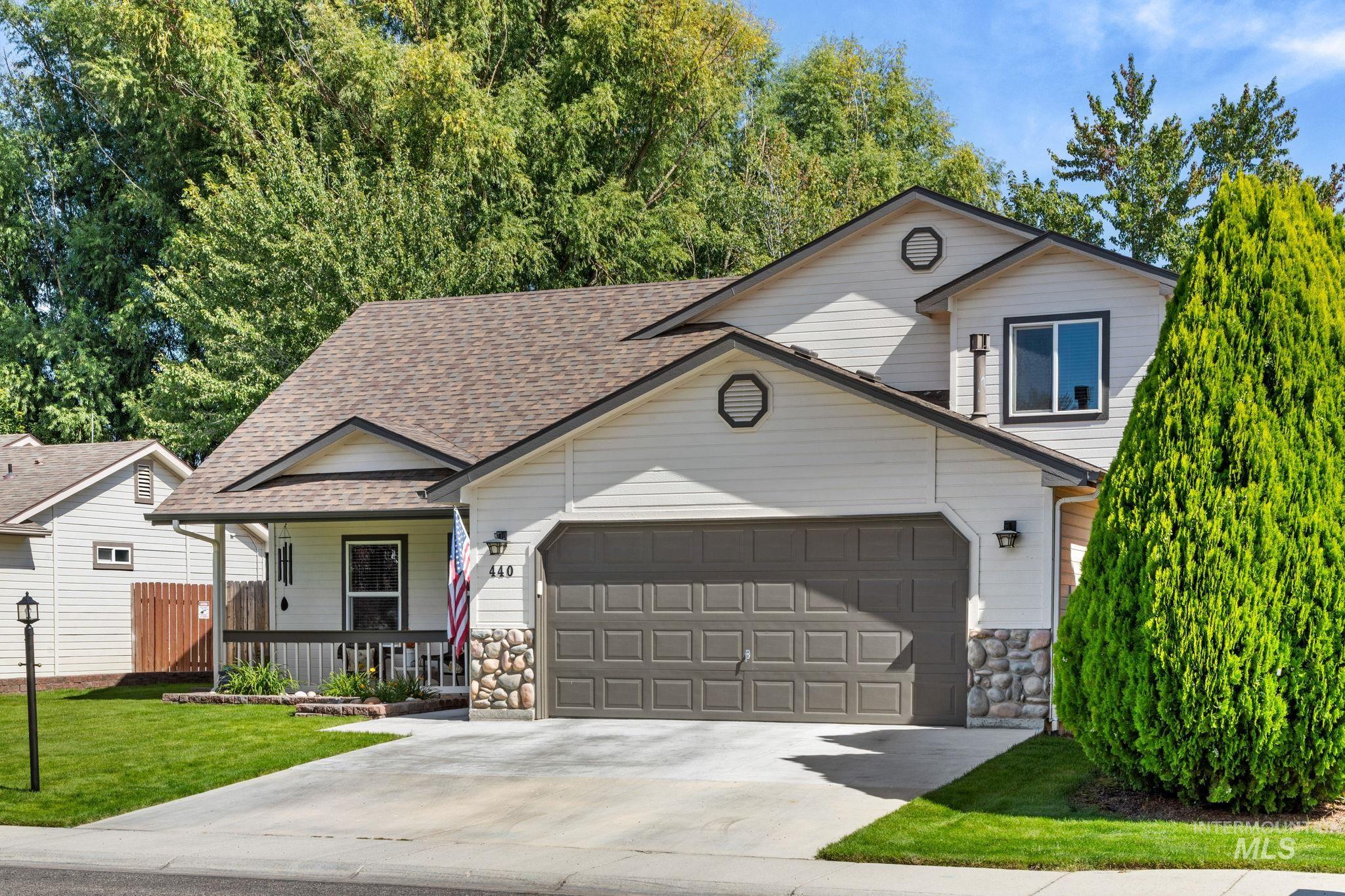 440 N Nebula Ave