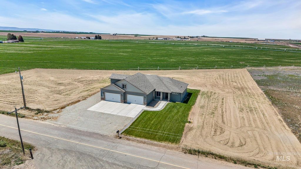Photo of 75 1050 W, Paul, ID 83347 (MLS # 98986656)