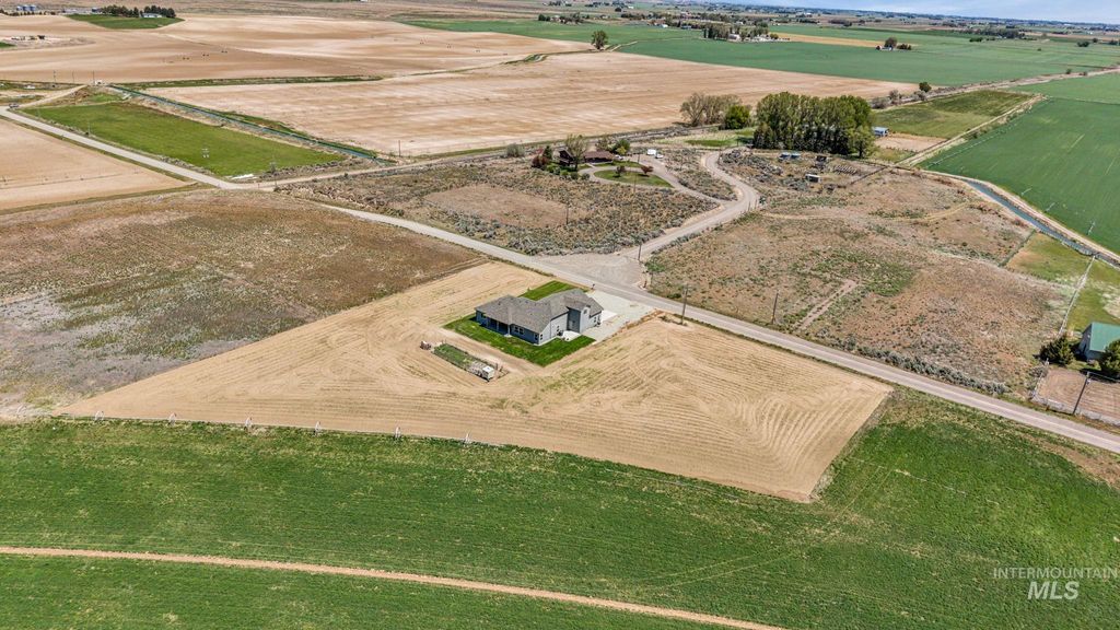 Photo of 75 1050 W, Paul, ID 83347 (MLS # 98986656)