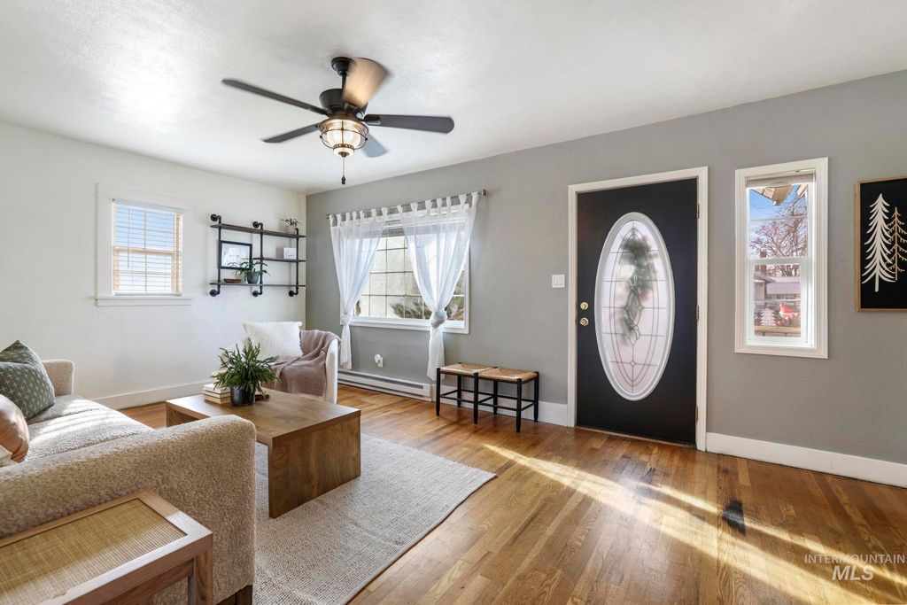 Photo of 302 Nevada Street, Gooding, ID 83330 (MLS # 98969654)