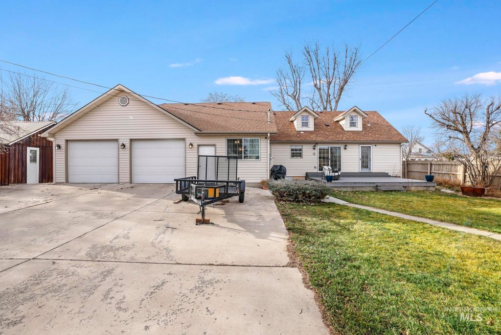 Photo of 302 Nevada Street, Gooding, ID 83330 (MLS # 98969654)