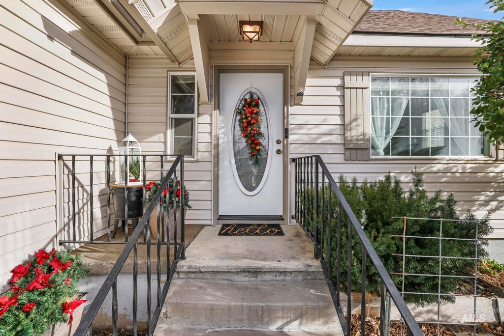 Photo of 302 Nevada Street, Gooding, ID 83330 (MLS # 98969654)