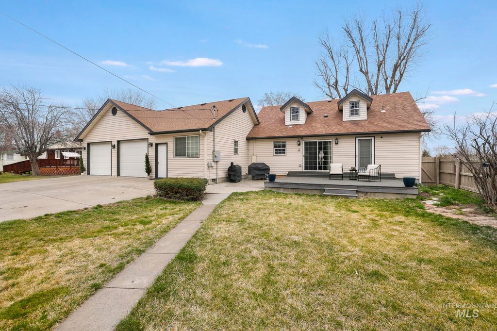 Photo of 302 Nevada Street, Gooding, ID 83330 (MLS # 98969654)