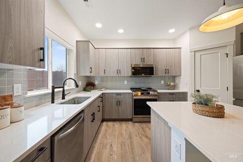 Photo of 6864 W Corona Street, Boise, ID 83709 (MLS # 98972400)