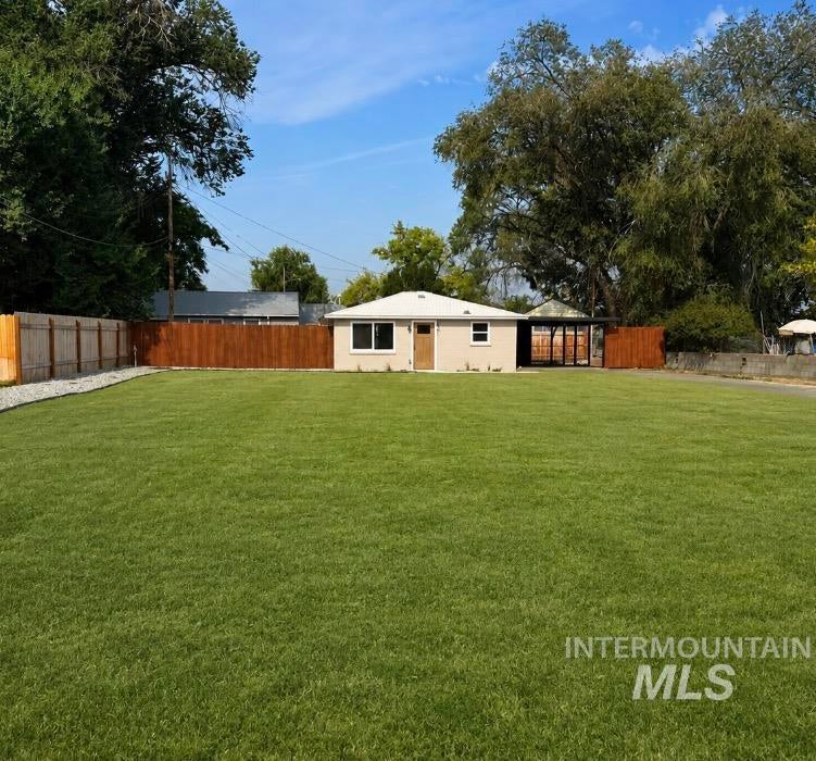 Photo of 421 Elm St N ST, Twin Falls, ID 83301 (MLS # 98997385)