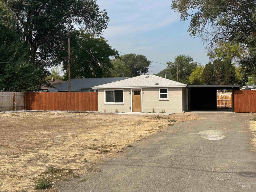 Photo of 421 Elm St N ST, Twin Falls, ID 83301 (MLS # 98997385)