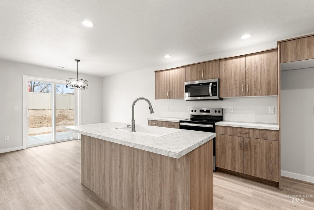 Photo of 31 S Sweetgrass Ave, Nampa, ID 83651 (MLS # 98975544)