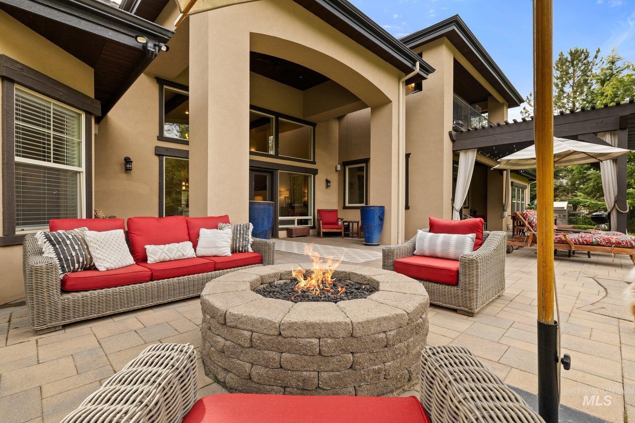 View of patio / terrace with an outdoor hangout area