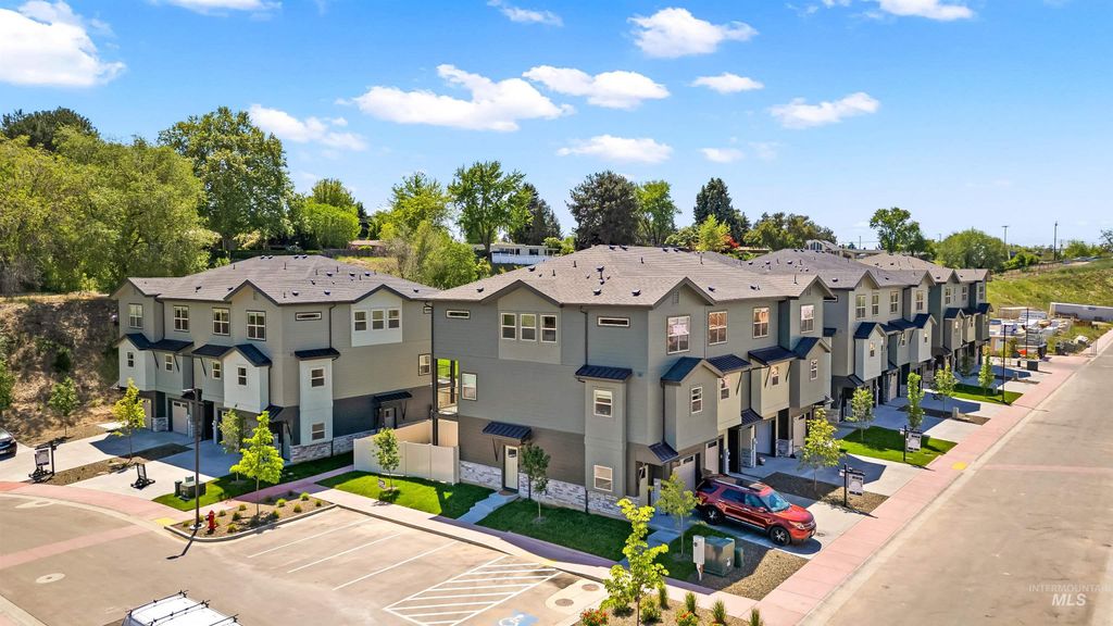 Photo of 4343 N Waltz Lane, Garden City, ID 83714 (MLS # 98974681)