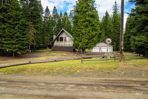 Photo of 20888 Upper Fords Creek Rd, Weippe, ID 83553 (MLS # 98954127)