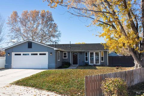 Photo of 2375 N Galway Dr, Meridian, ID 83646 (MLS # 98967678)