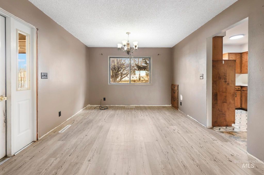 Photo of 612 Highland Rd, Jerome, ID 83338 (MLS # 98971042)