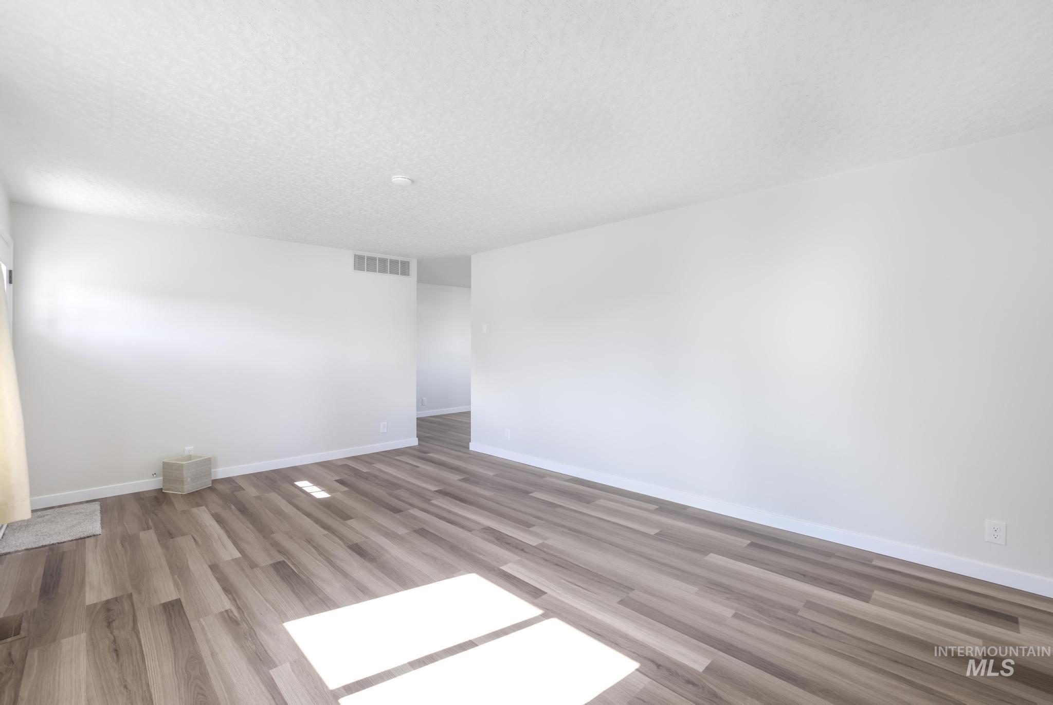 632 Crestview Dr.