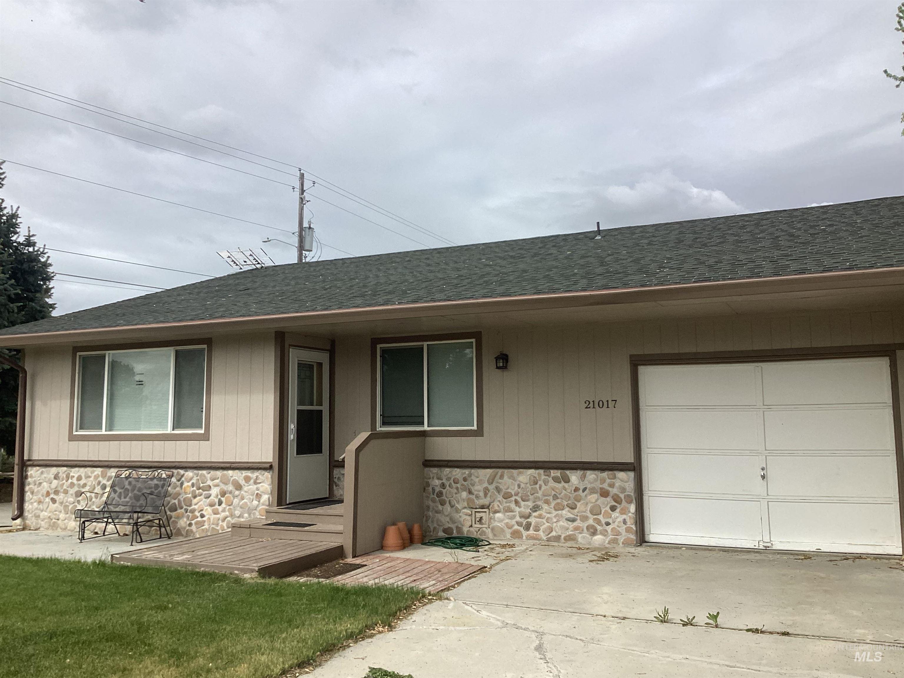 21017 Cottonwood Drive