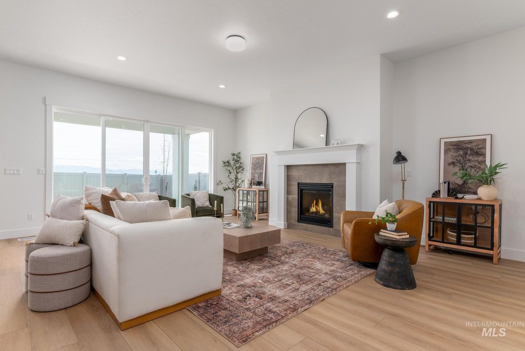 Photo of 2777 N Oakman Ave, Star, ID 83669 (MLS # 98981833)