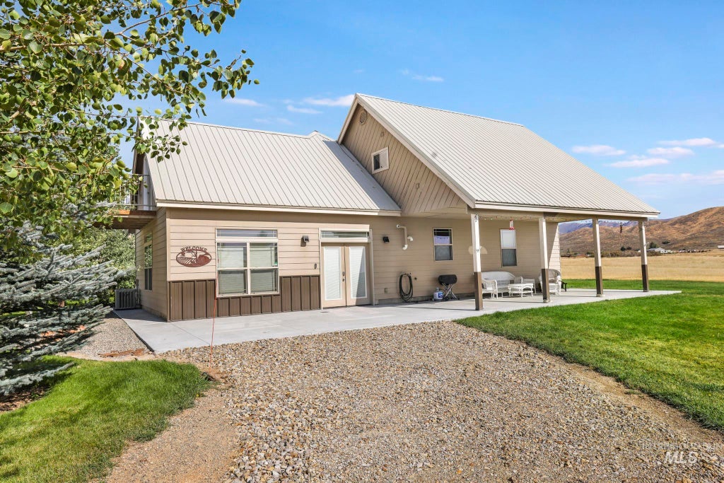 Photo of 103 Horseshoe Loop, Fairfield, ID 83327 (MLS # 98999792)