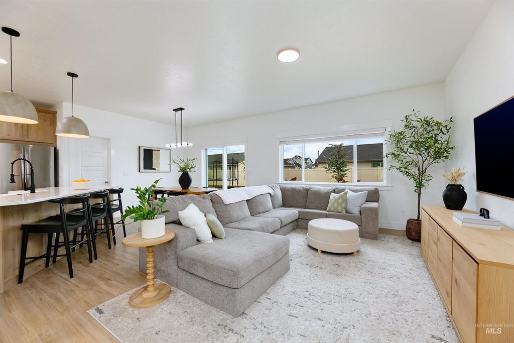 Photo of 6102 W Doublerock Drive, Meridian, ID 83646 (MLS # 98973637)