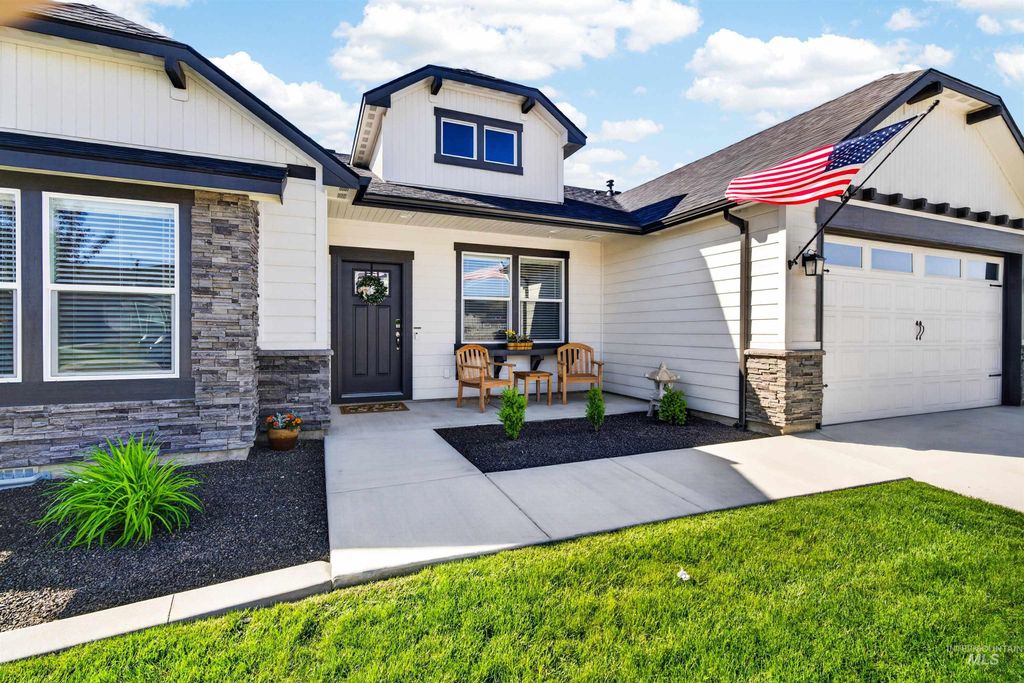 Photo of 10231 W Trident Ridge Dr, Star, ID 83669 (MLS # 98985774)