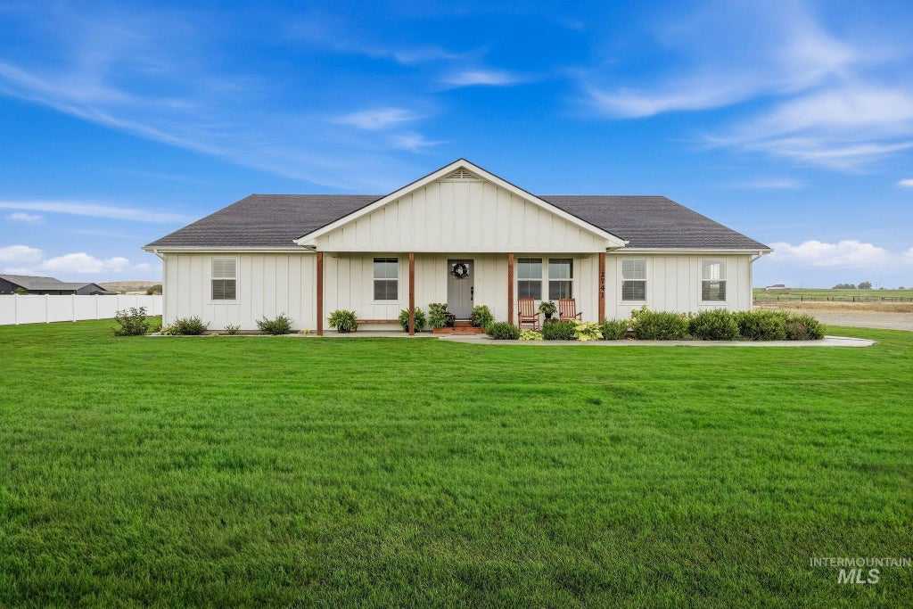 Photo of 2741 Sw 3rd Ave, New Plymouth, ID 83655 (MLS # 98999772)