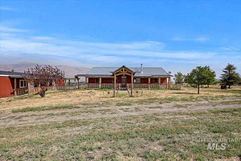 Photo of 1206 E 2000 S, Elba, ID 83342 (MLS # 98996637)