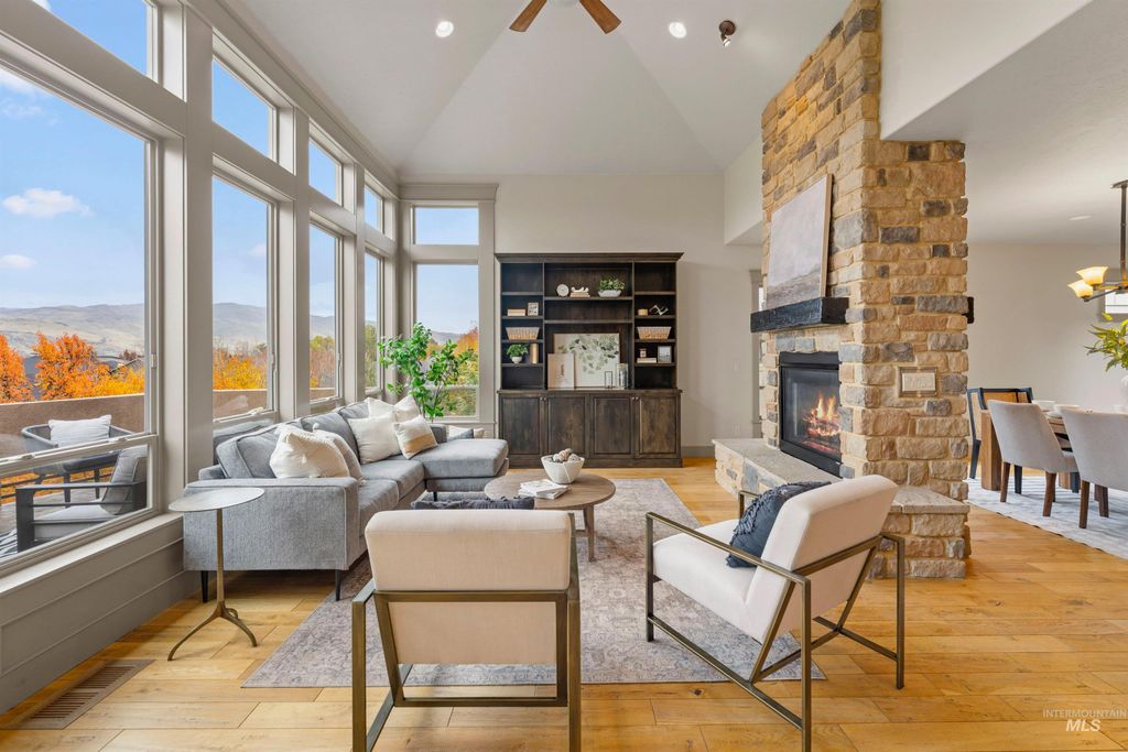 Photo of 1008 E Insignia Drive, Boise, ID 83716 (MLS # 98966778)