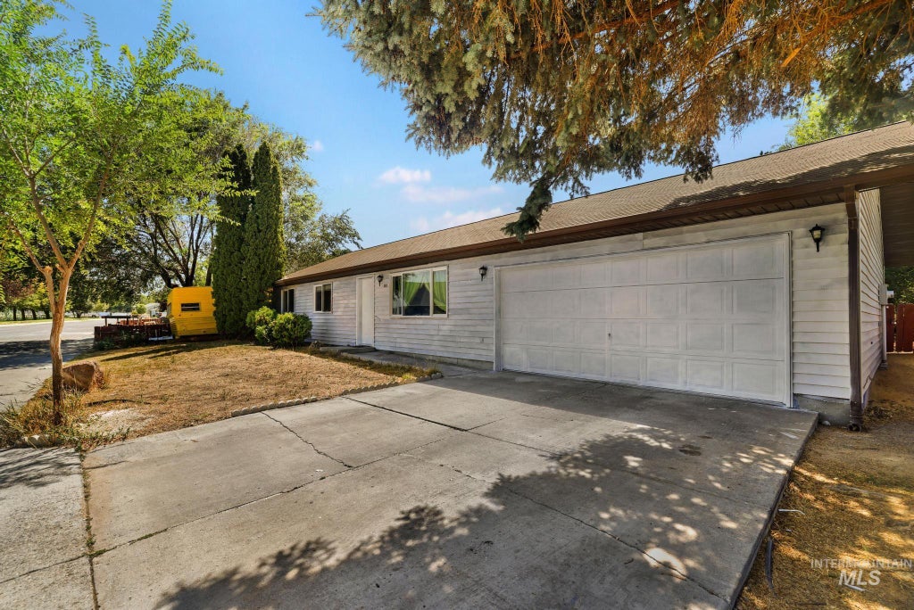 Photo of 152 Cordova Ave, Twin Falls, ID 83301 (MLS # 98998371)