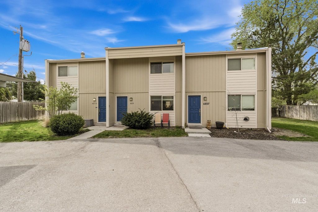 Photo of 4855 W Targee St, Boise, ID 83705 (MLS # 98978871)