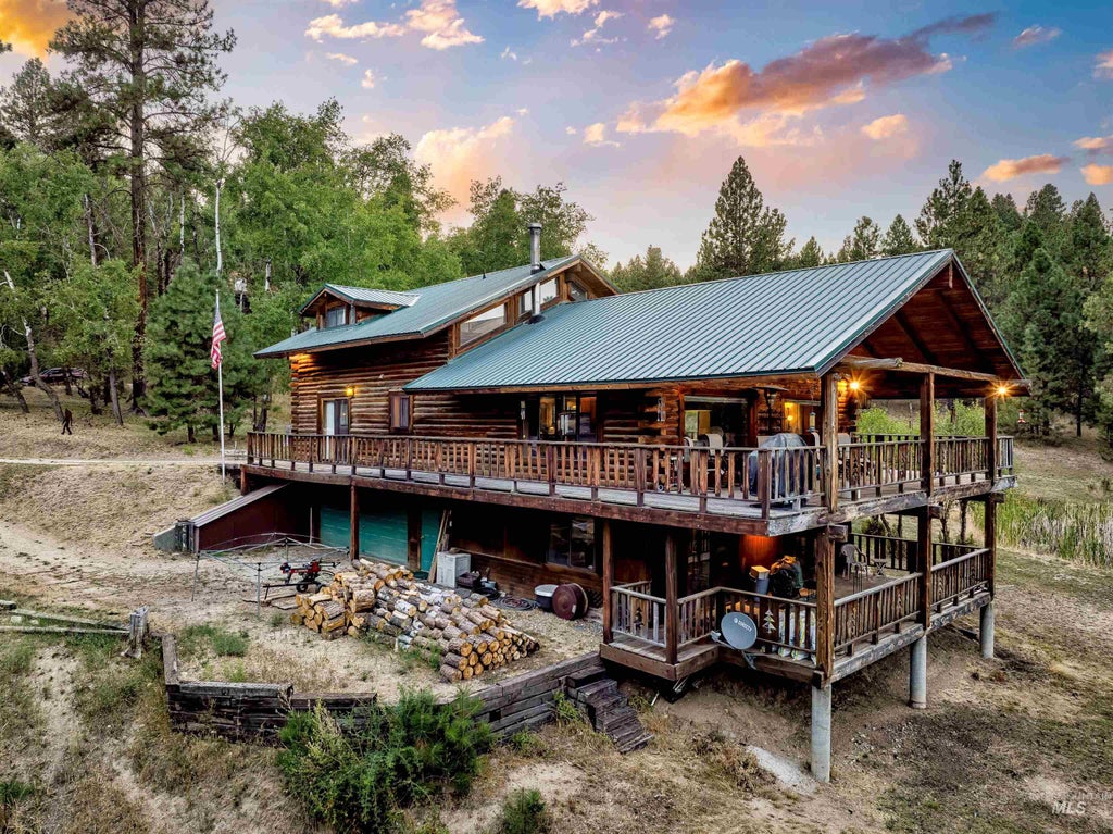 Photo of 175 Evergreen Dr, Boise, ID 83716 (MLS # 98998093)