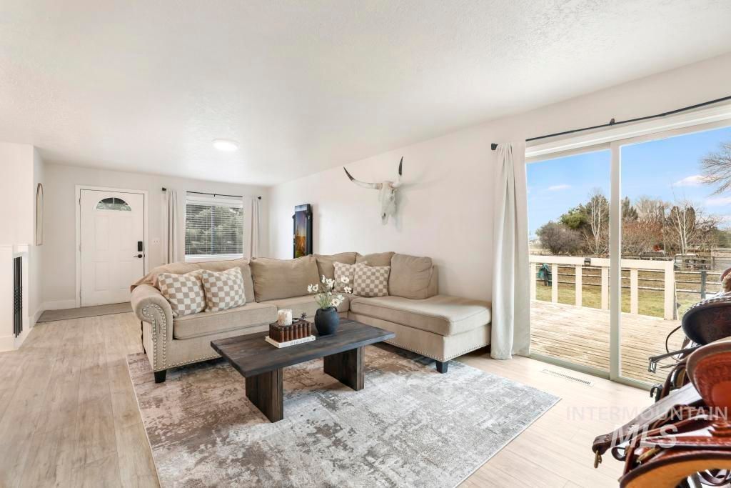 Photo of 2243 E 4000 N, Filer, ID 83328 (MLS # 98974840)