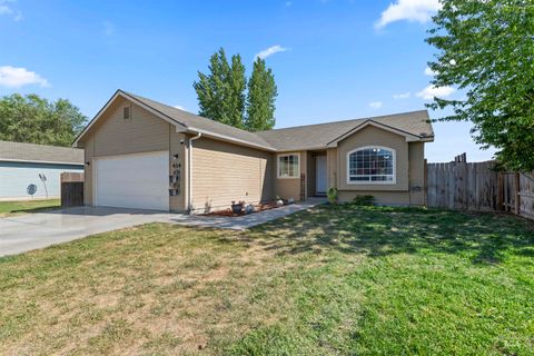 Photo of 414 Walnut St, New Plymouth, ID 83655 (MLS # 98956648)