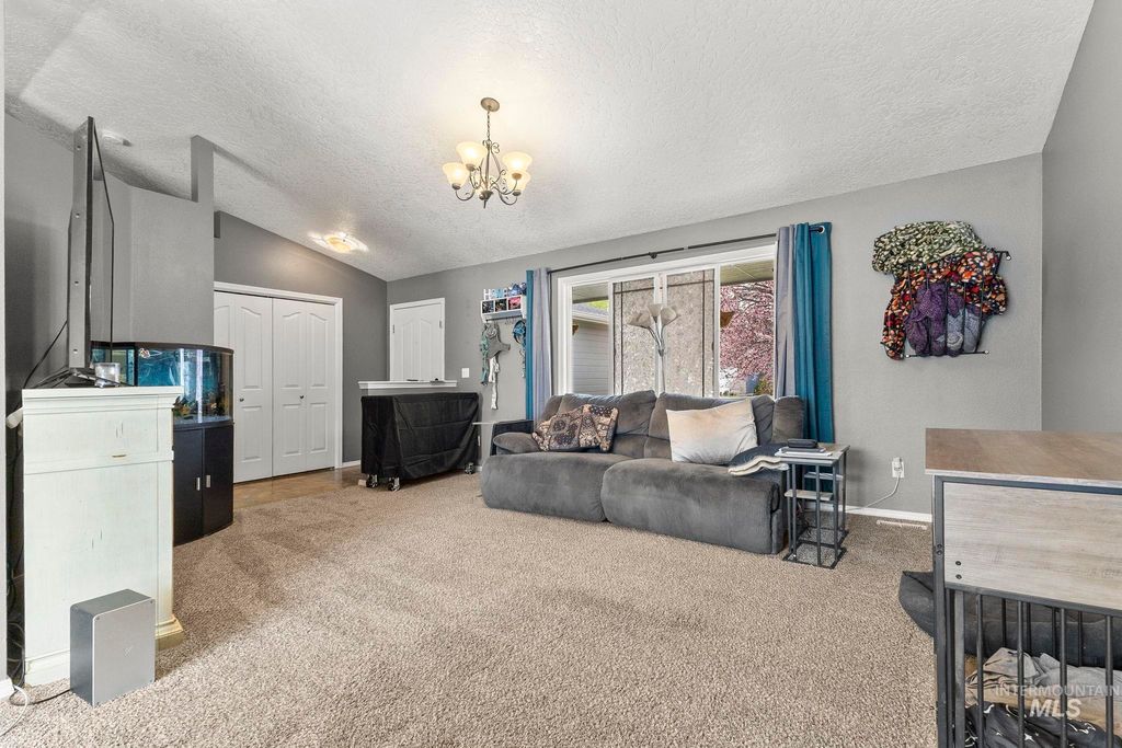 Photo of 1026 W Edwards Ave, Nampa, ID 83686 (MLS # 98980246)