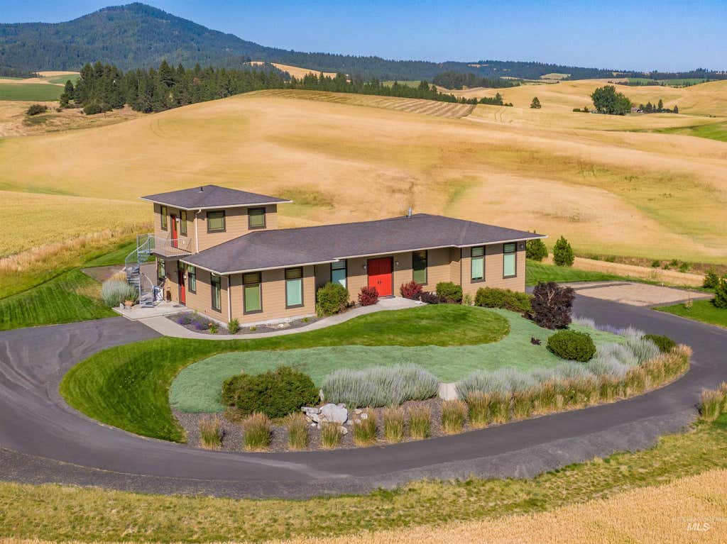 Photo of 1010 Idlers Rest Rd, Moscow, ID 83843 (MLS # 98995082)