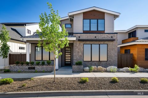 Photo of 11693 N Rabbitbrush Way, Boise, ID 83714 (MLS # 98941998)
