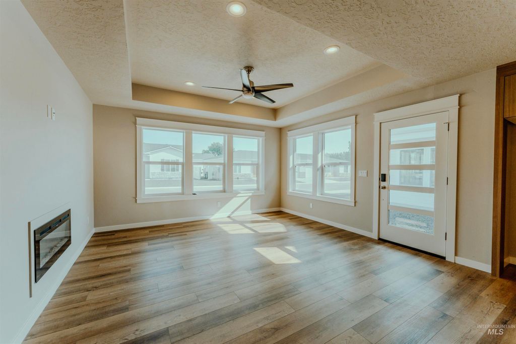 Photo of 1214 Phillips Circle, Ontario, OR 97914 (MLS # 98972943)