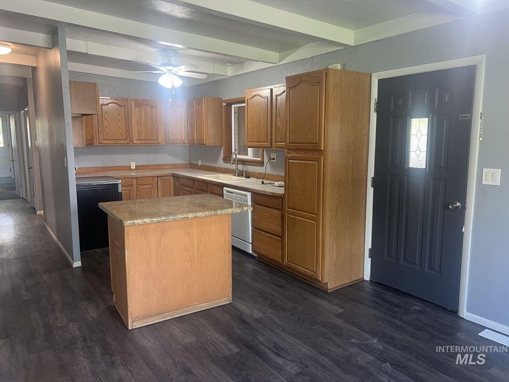 Photo of 401 E 10th Avenue, Jerome, ID 83338 (MLS # 98959991)