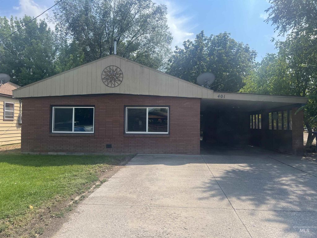 Photo of 401 E 10th Avenue, Jerome, ID 83338 (MLS # 98959991)