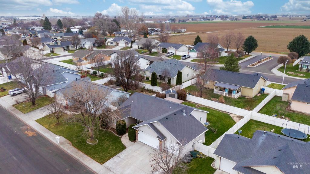 Photo of 1008 Pintail St, Fruitland, ID 83619 (MLS # 98972427)