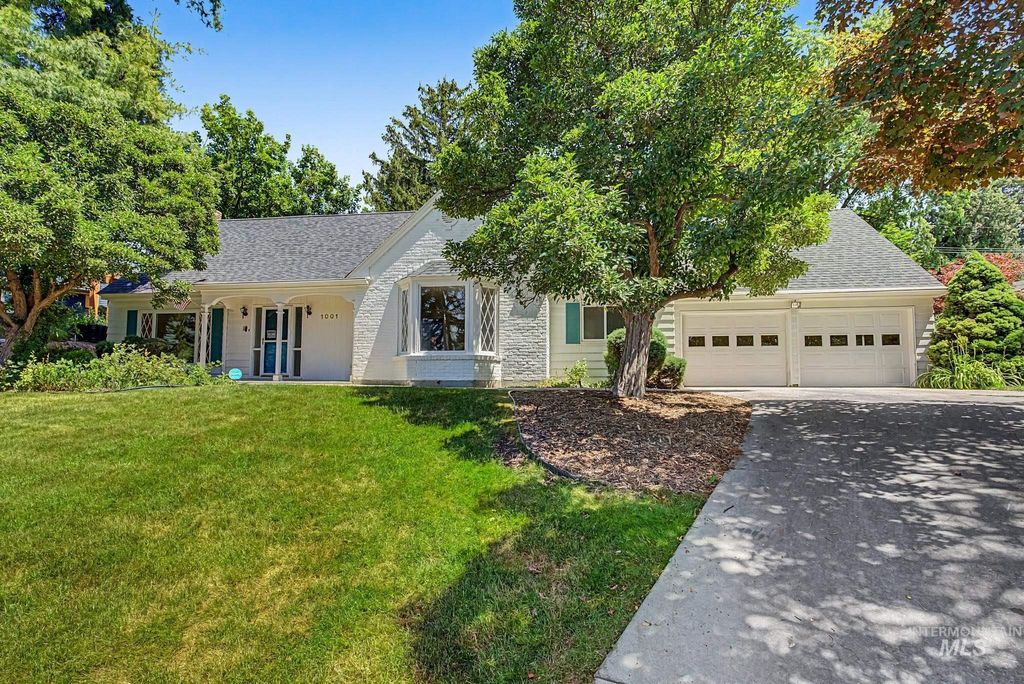 Photo of 1001 W Highland View Dr, Boise, ID 83702 (MLS # 98990515)