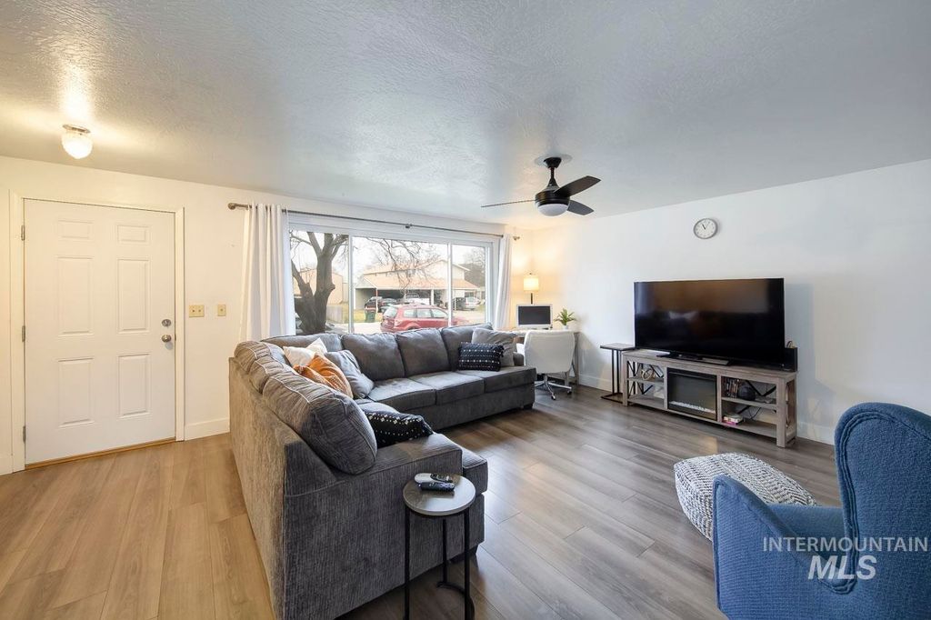 Photo of 1338 W Sandalwood Dr, Meridian, ID 83646 (MLS # 98971746)