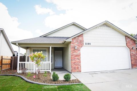 Photo of 1144 S Grayling Ave, Meridian, ID 83642 (MLS # 98964804)