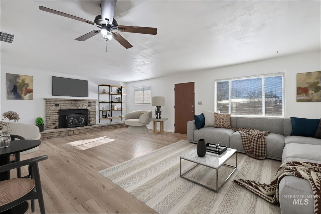 Photo of 916 E Liberty Street, Weiser, ID 83672 (MLS # 98973940)