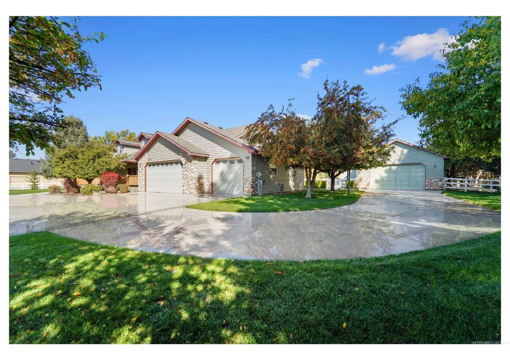Photo of 8118 S Slide Creek Ln, Meridian, ID 83642 (MLS # 98965456)