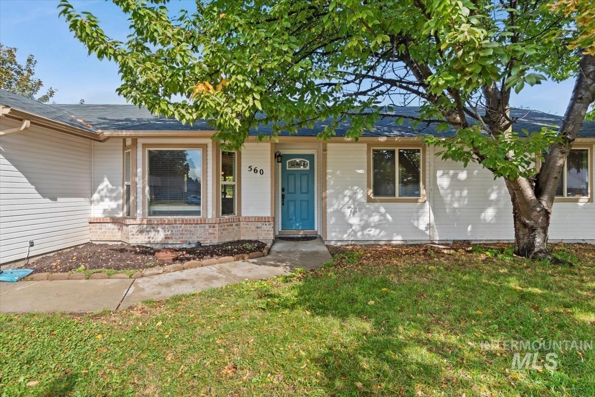 560 W Creekview Dr