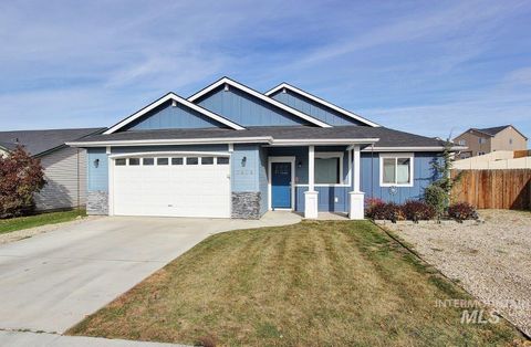 Photo of 3424 E Sherman Ave, Nampa, ID 83687 (MLS # 98966931)
