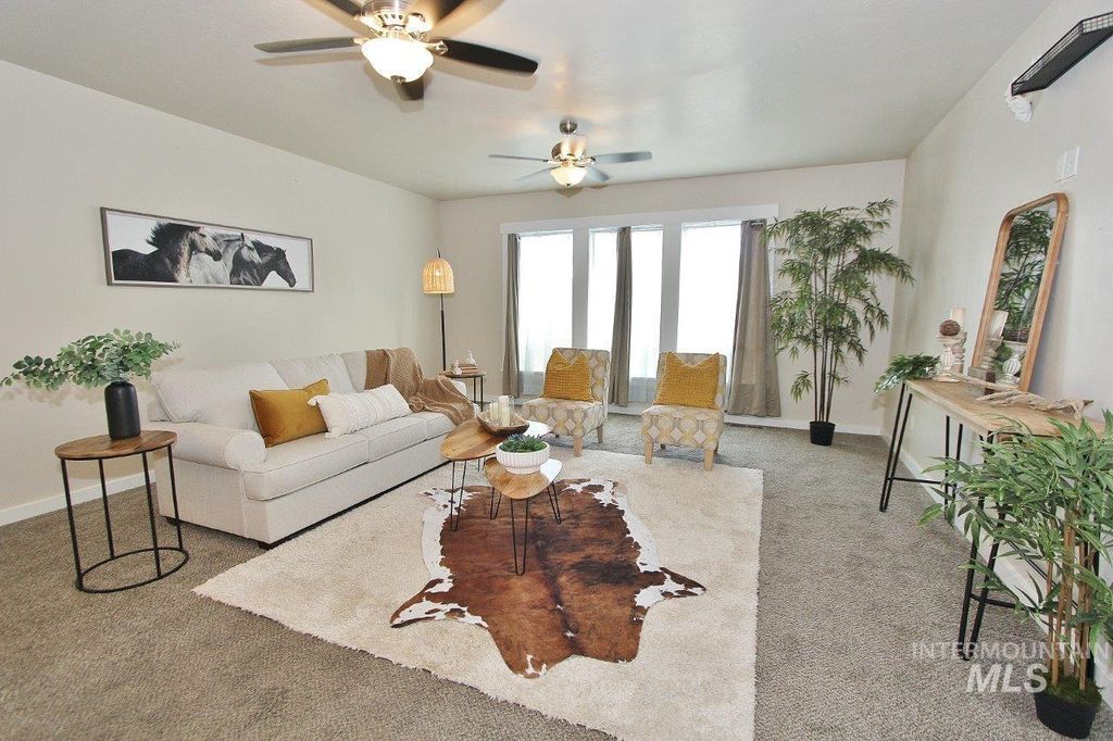 Photo of 3424 E Sherman Ave, Nampa, ID 83687 (MLS # 98966931)