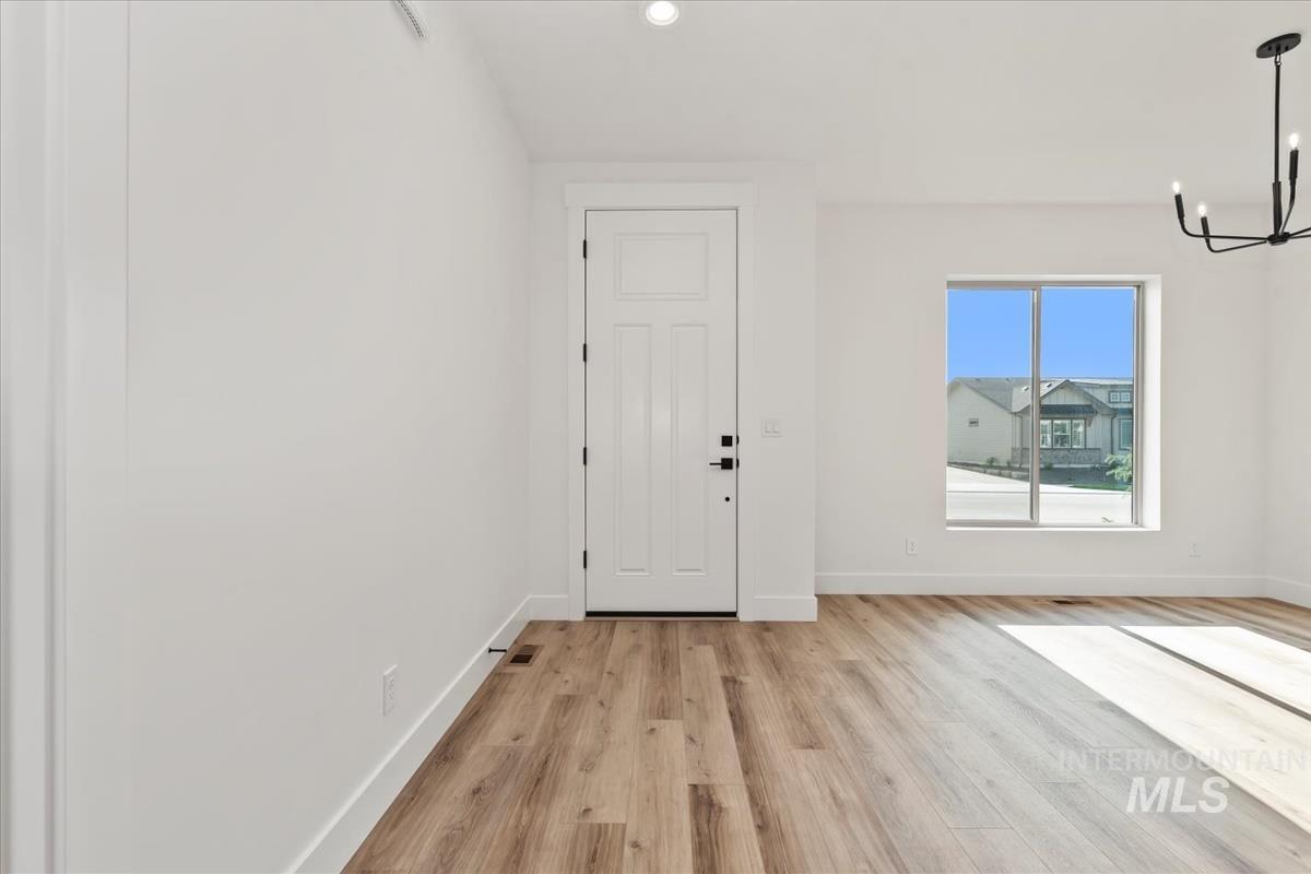 11201 S Corballis Ln